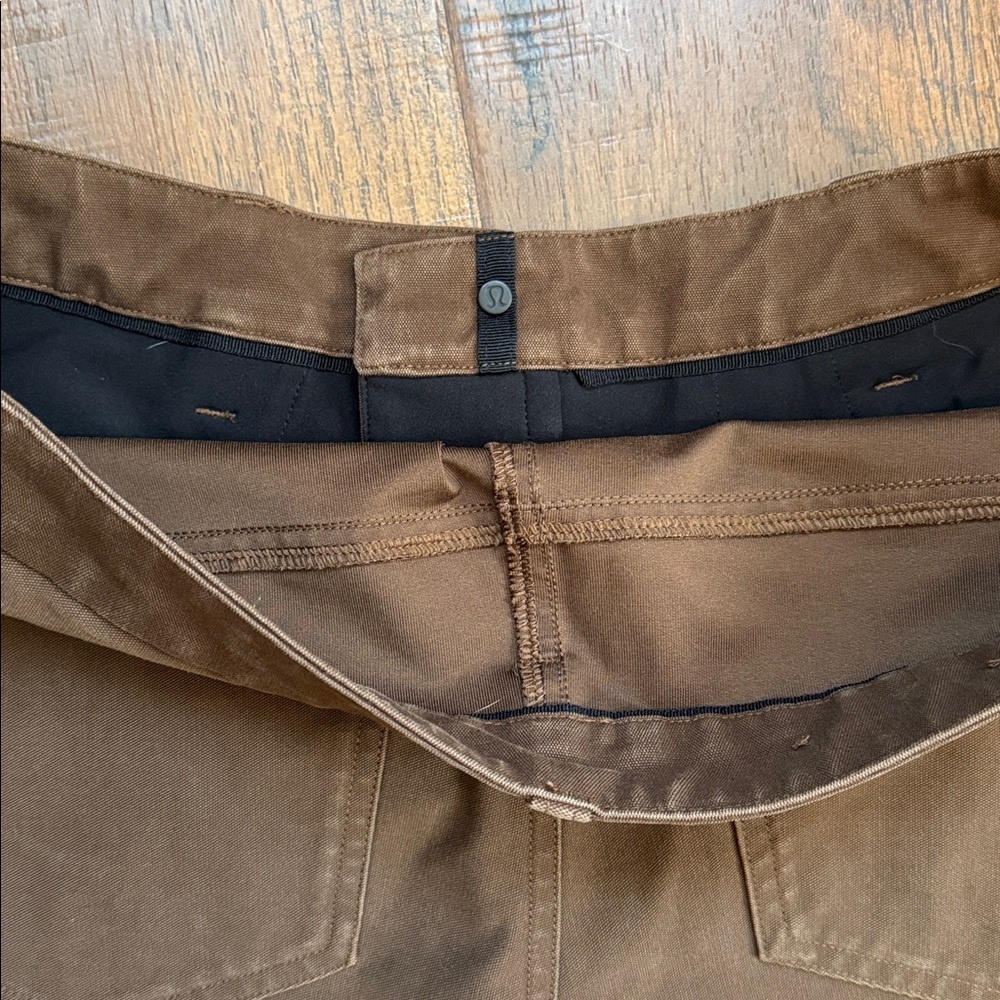 Excellent condition men’s Lululemon 5 pocket jean pants in size 32W 34L - Picture 5 of 6